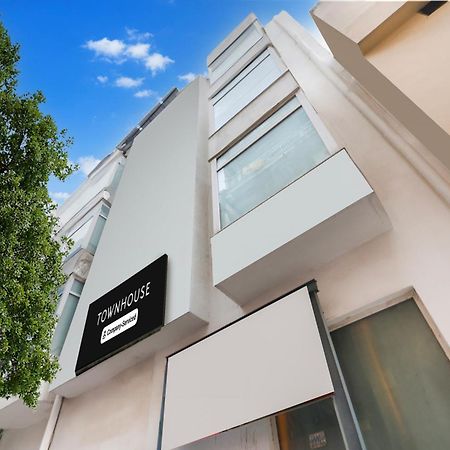 Super Townhouse Chhatarpur Near Metro Park Nové Dillí Exteriér fotografie
