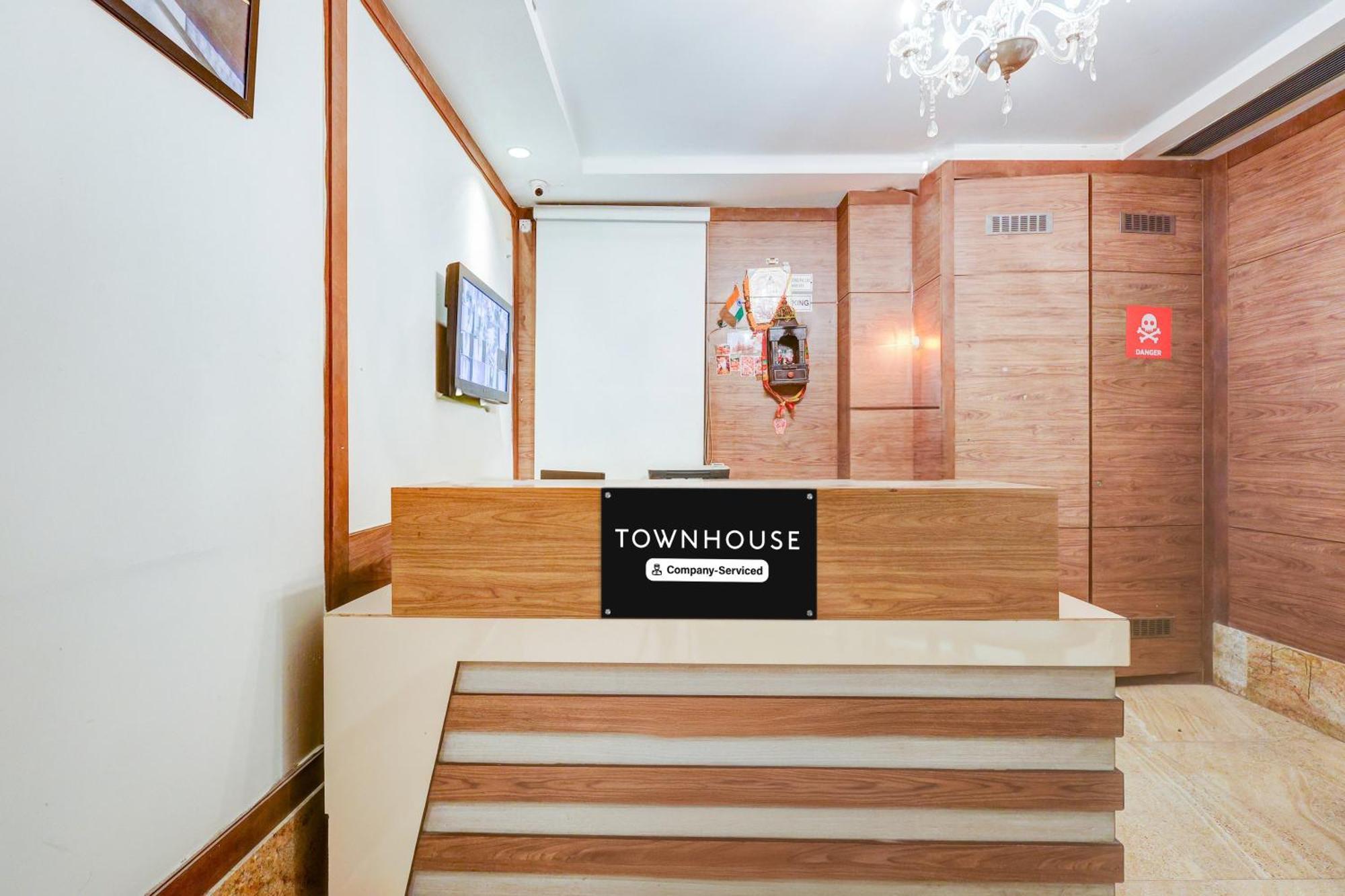 Super Townhouse Chhatarpur Near Metro Park Nové Dillí Exteriér fotografie