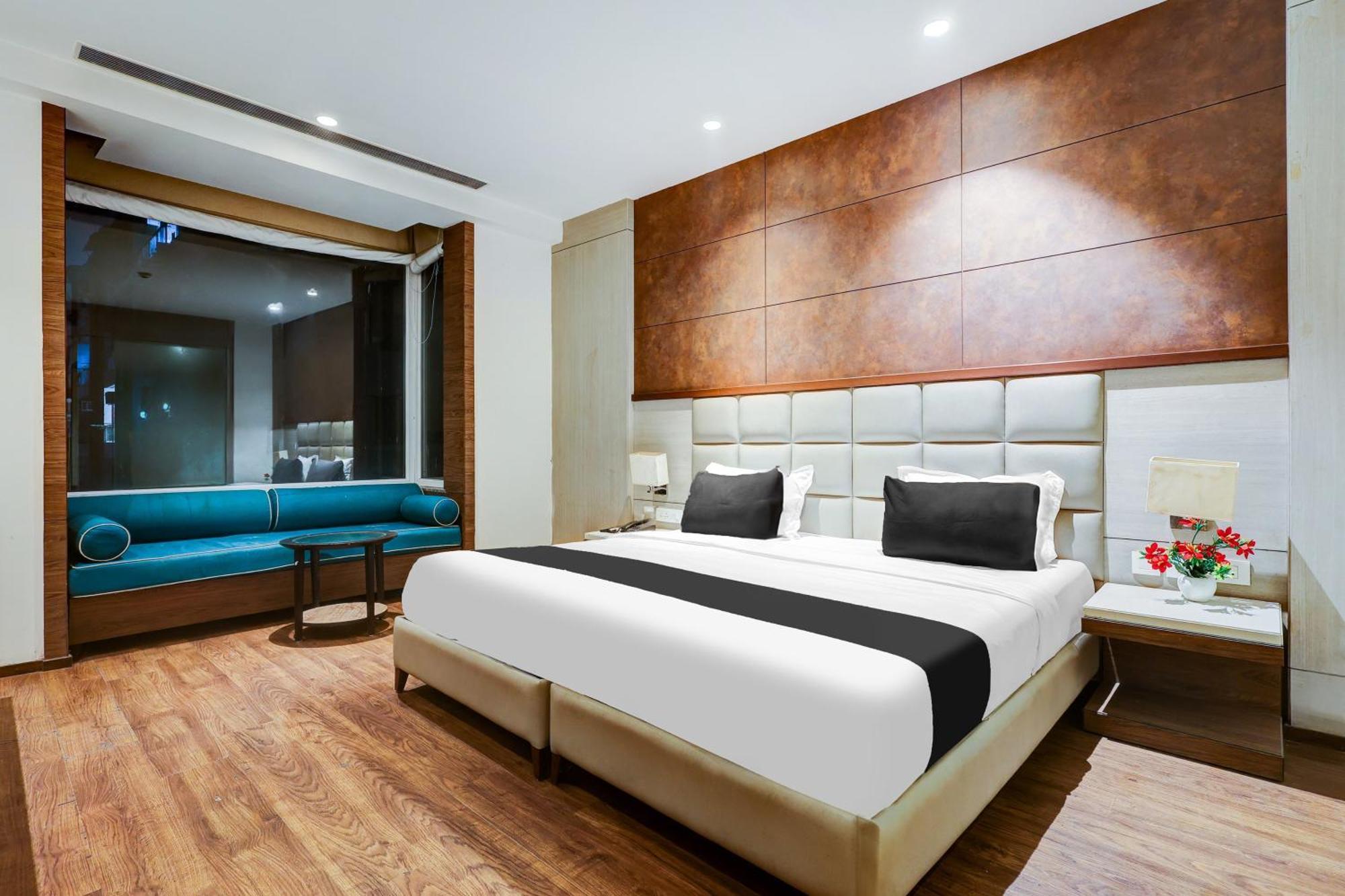 Super Townhouse Chhatarpur Near Metro Park Nové Dillí Exteriér fotografie